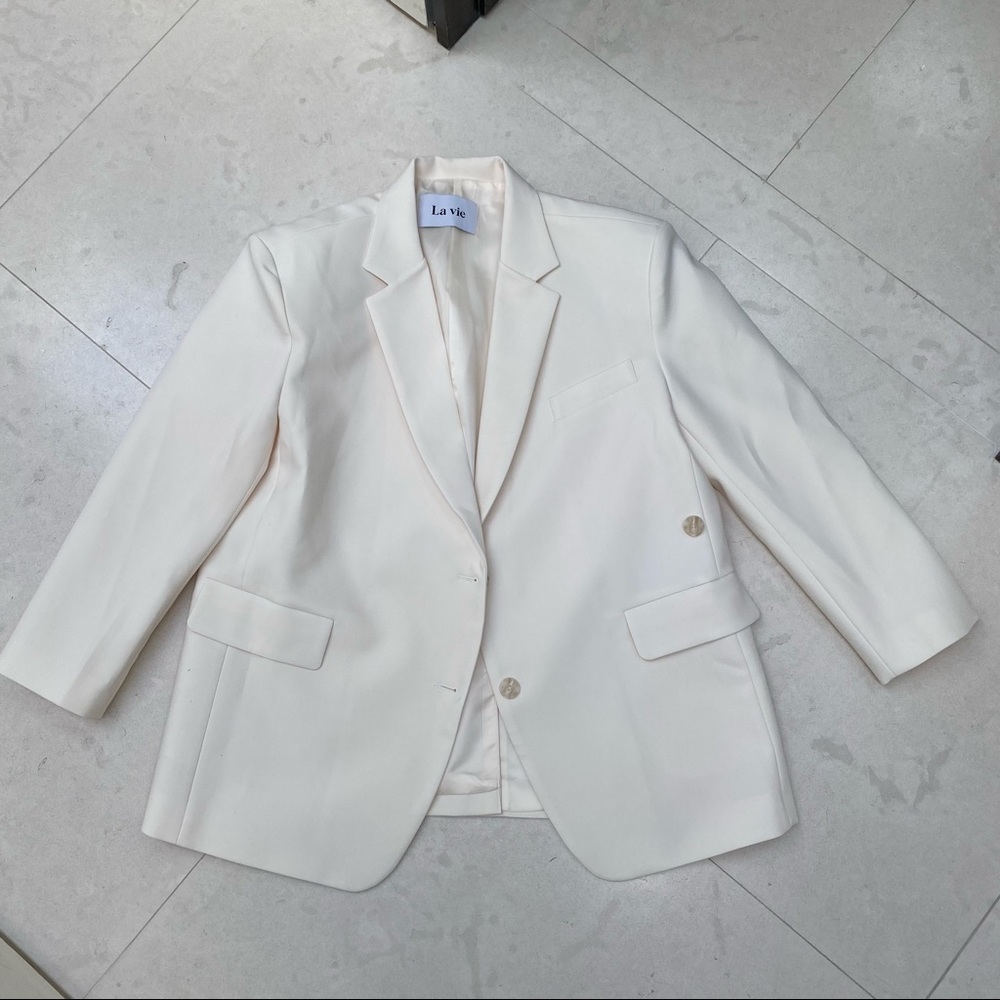 La Vie Cream Oversized Blazer